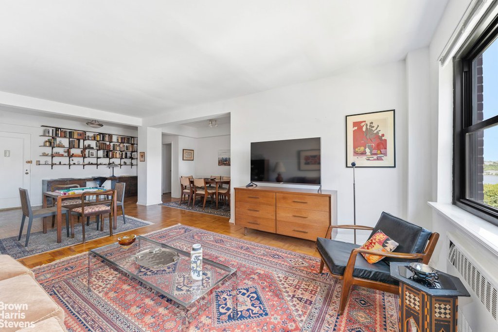 11 Riverside Drive, Unit 9CW photo 3