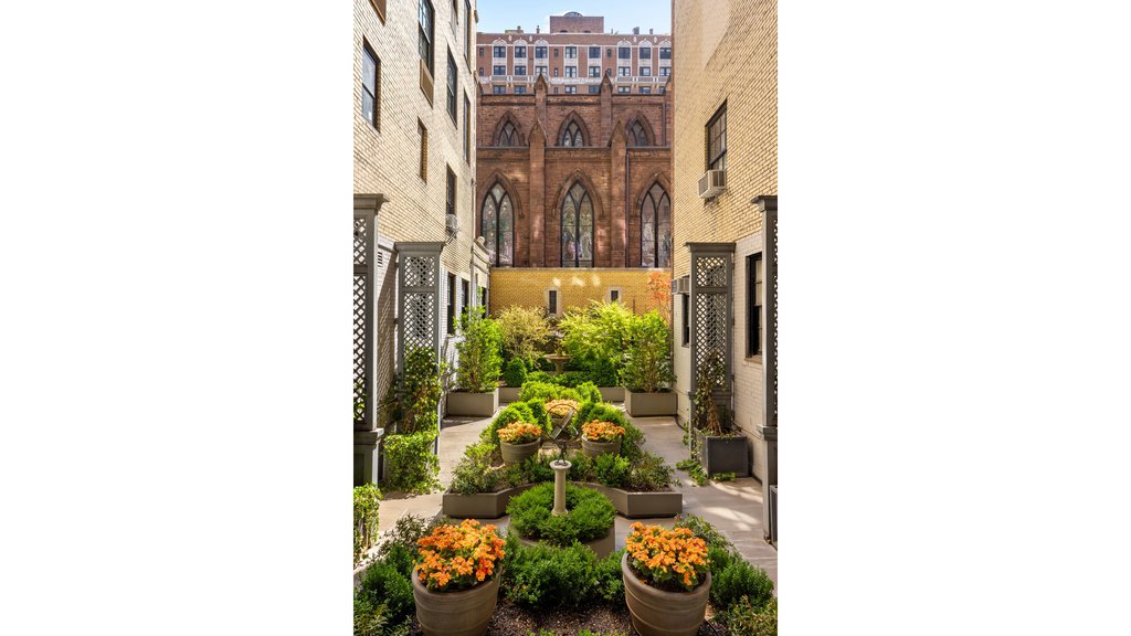 40 Fifth Avenue, Unit 14C photo 14