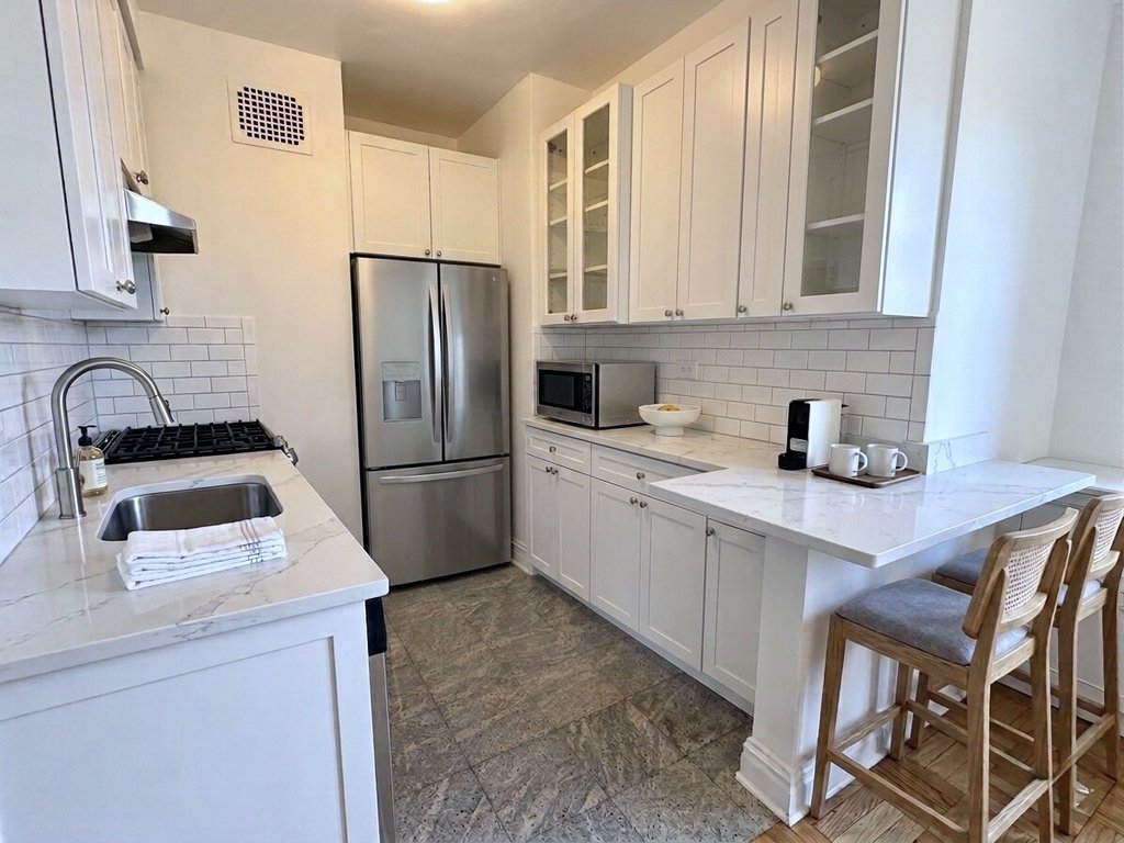 305 East 72nd Street, Unit 10A photo 3