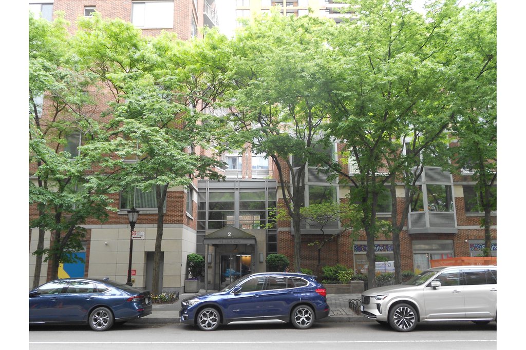 2 South End Avenue, Unit 9C