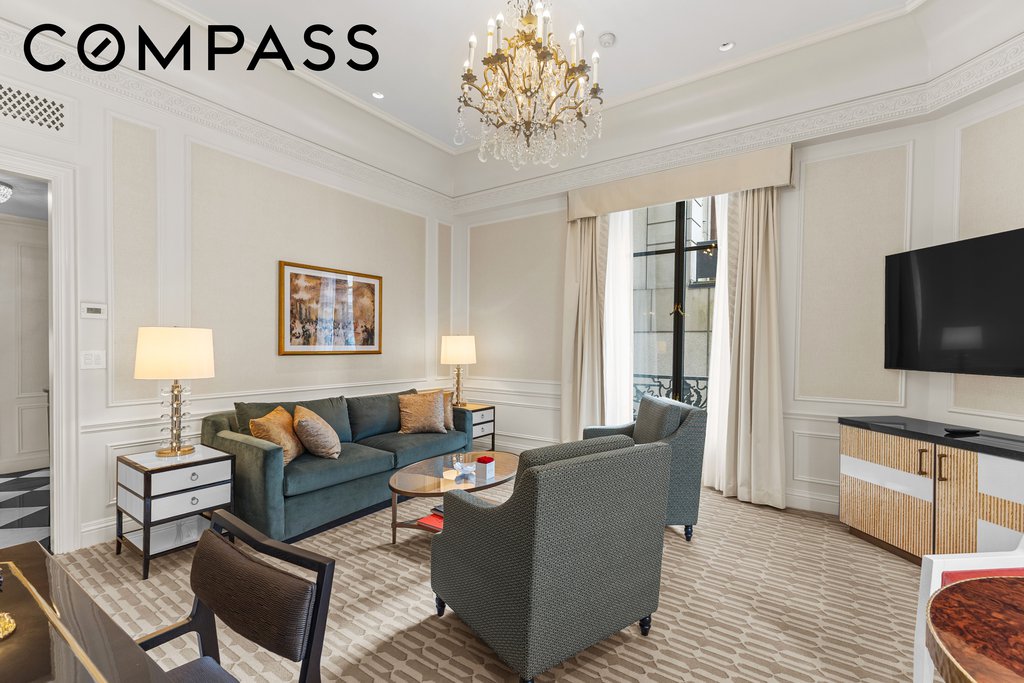 2 East 55th Street, Unit 821W18