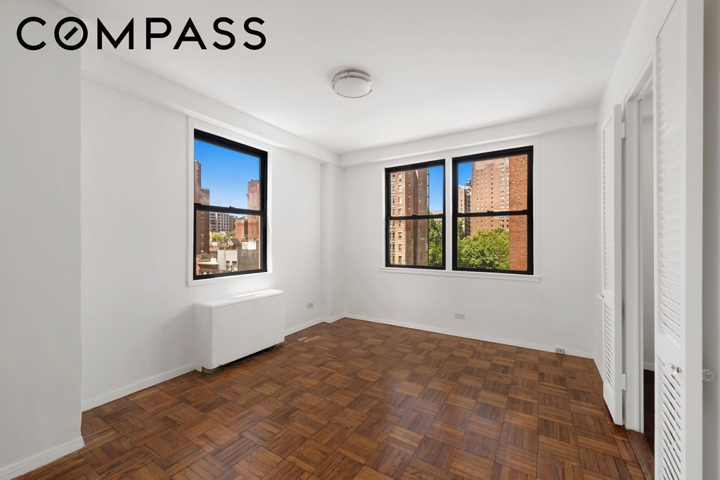201 East 21st Street, Unit 8S photo 4