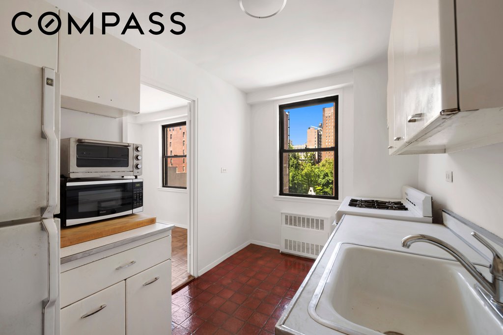 201 East 21st Street, Unit 8S photo 7