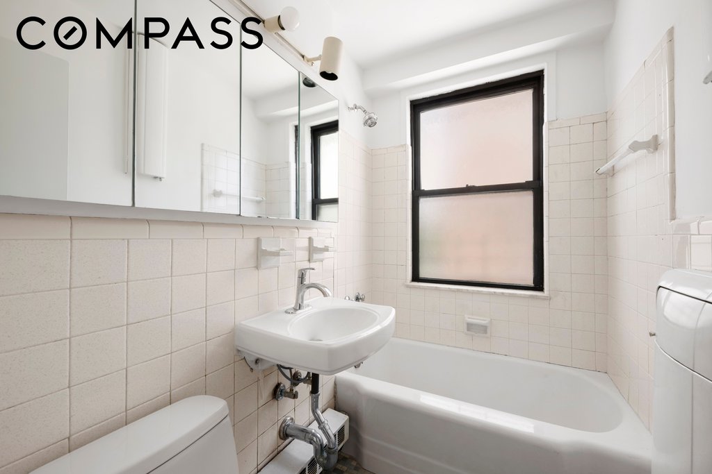 201 East 21st Street, Unit 8S photo 12