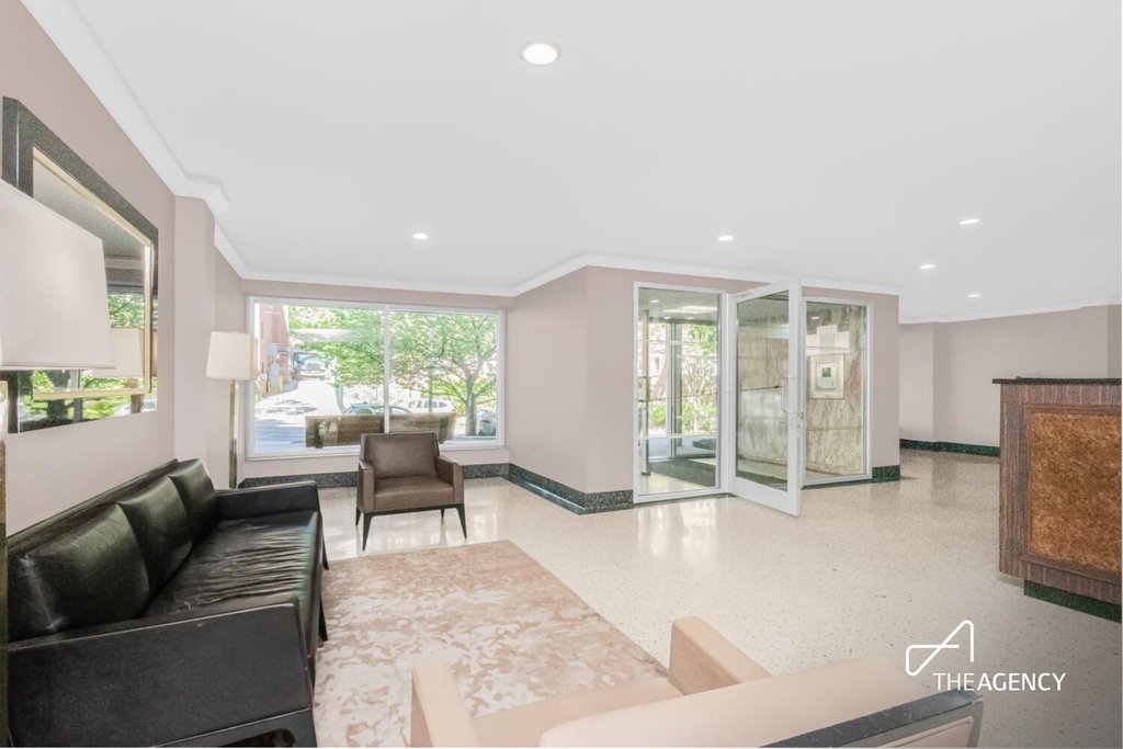 3050 Fairfield Avenue, Unit 8C photo 12