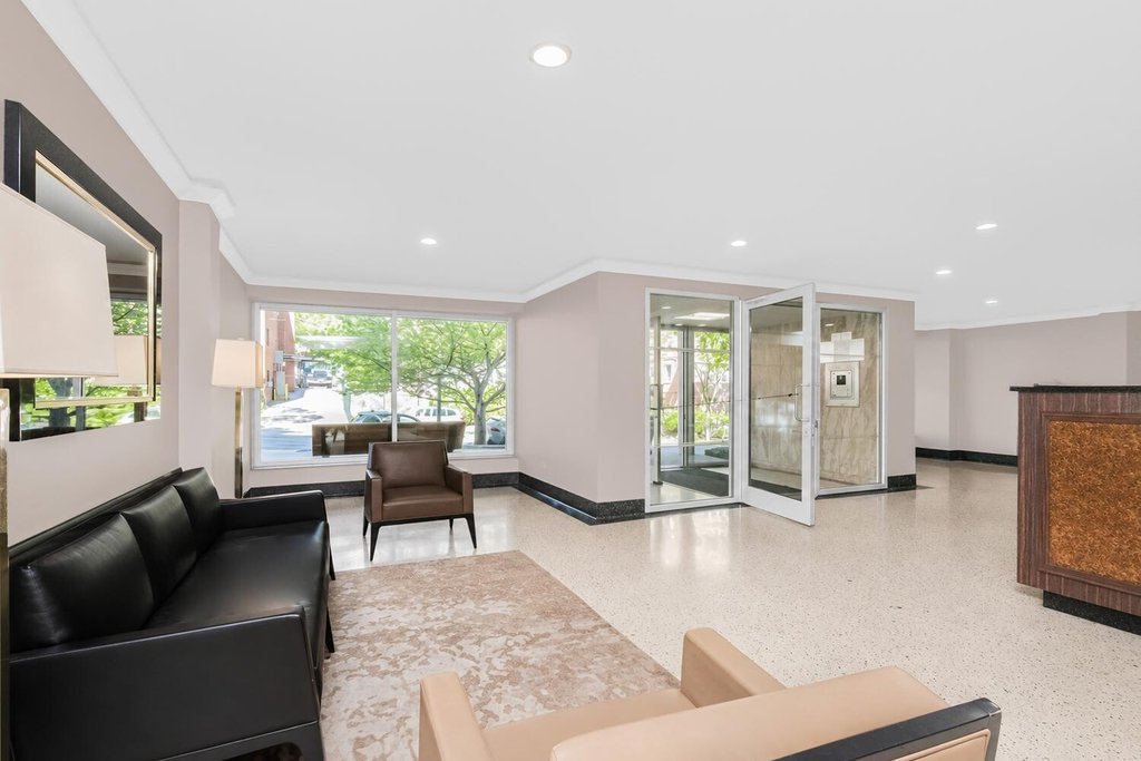 3050 Fairfield Avenue, Unit 8C photo 10