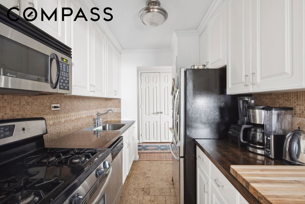 1623 Third Avenue, Unit 31C photo 4