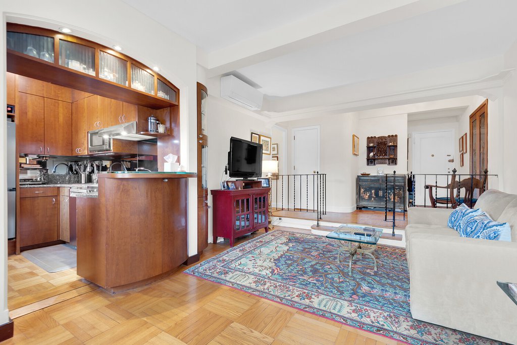 123 East 37th Street, Unit 14C photo 4