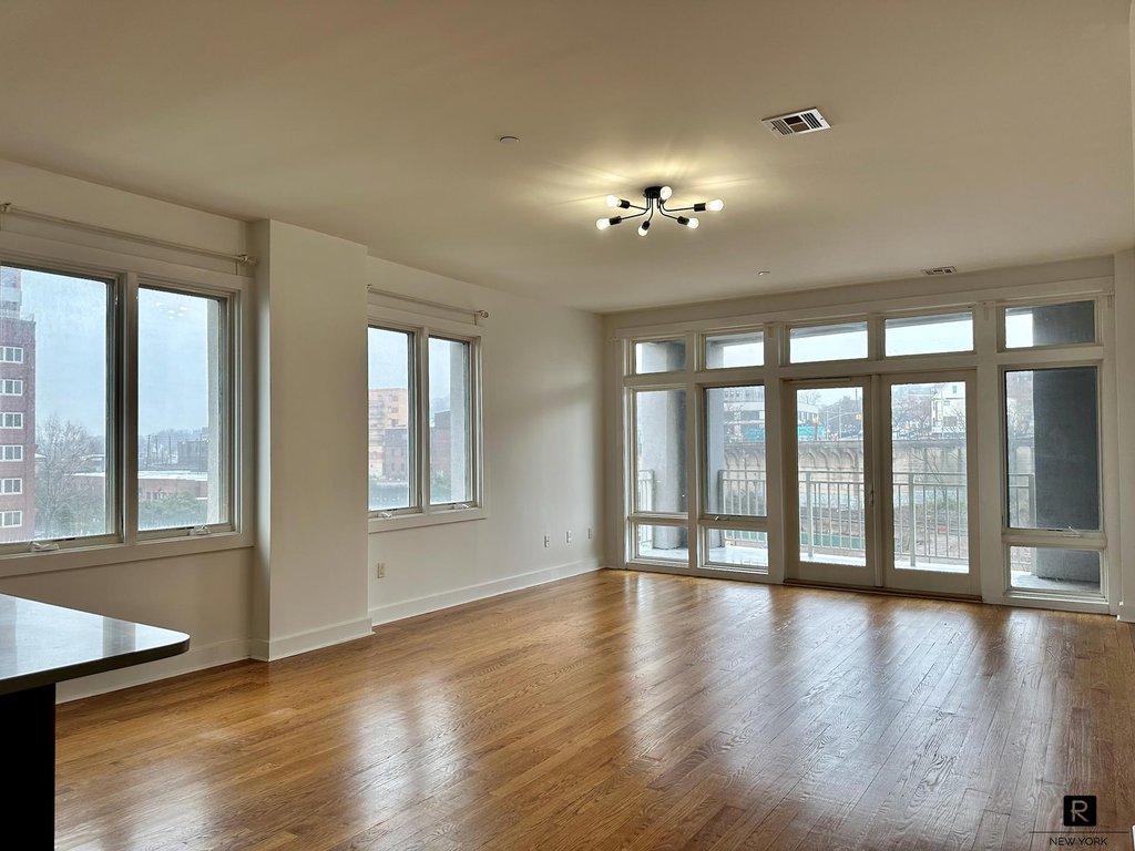 90 Bay Street Landing, Unit 4D photo 2
