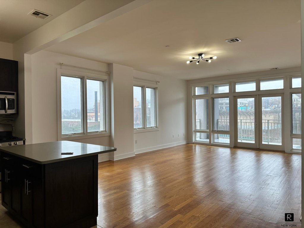 90 Bay Street Landing, Unit 4D photo 3