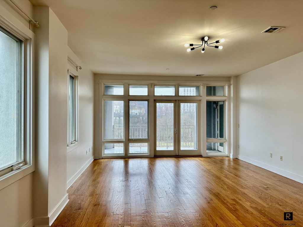 90 Bay Street Landing, Unit 4D photo 4