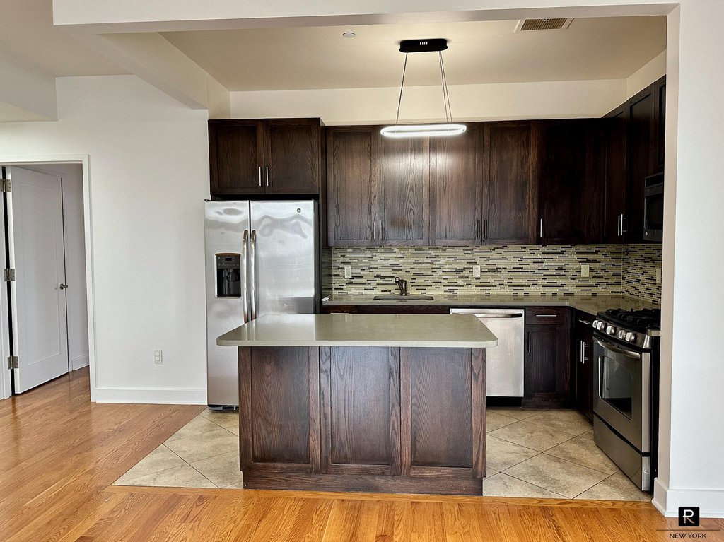 90 Bay Street Landing, Unit 4D photo 8