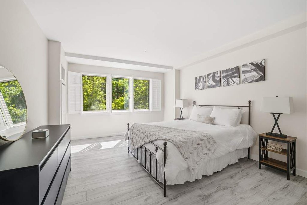 1400 Fifth Avenue, Unit 3L photo 4