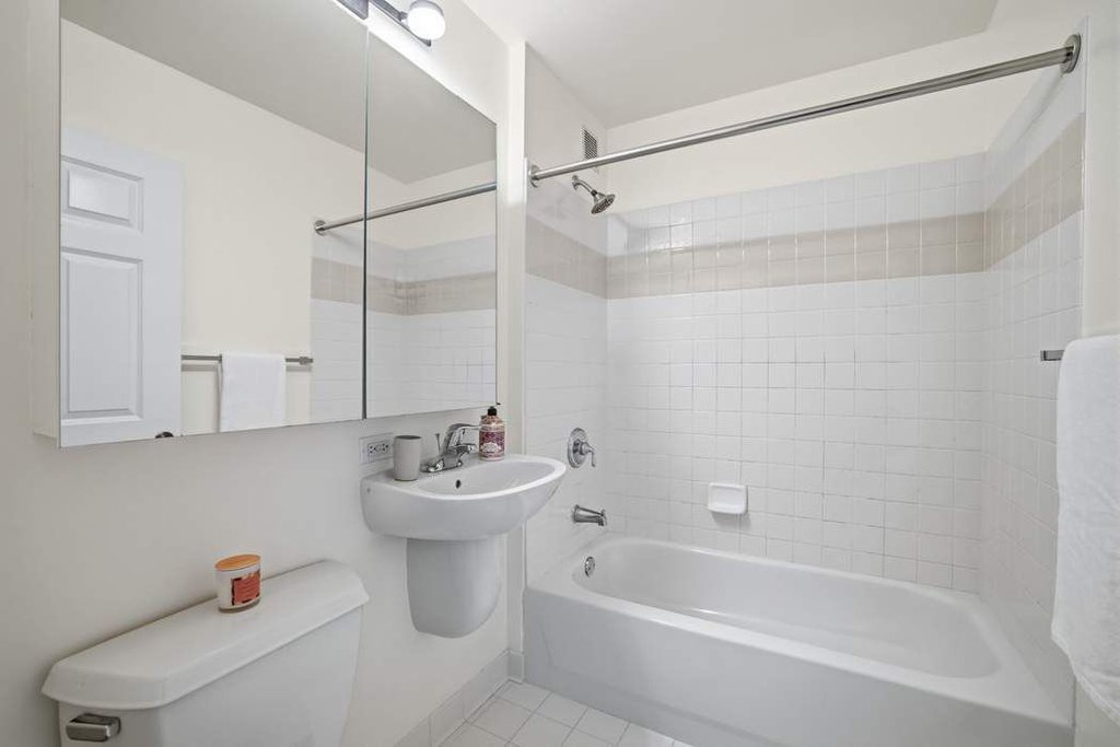1400 Fifth Avenue, Unit 3L photo 7