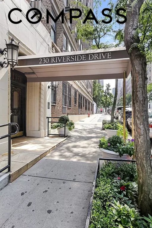 230 Riverside Drive, Unit 17D photo 21