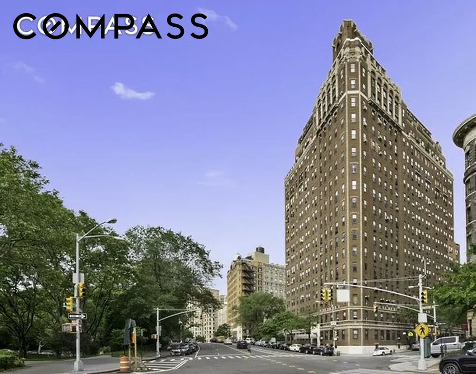 230 Riverside Drive, Unit 17D photo 26