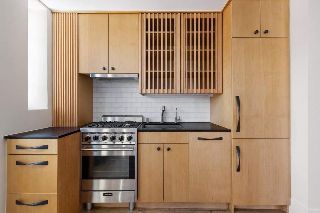 365 West 20th Street, Unit 12C photo 4