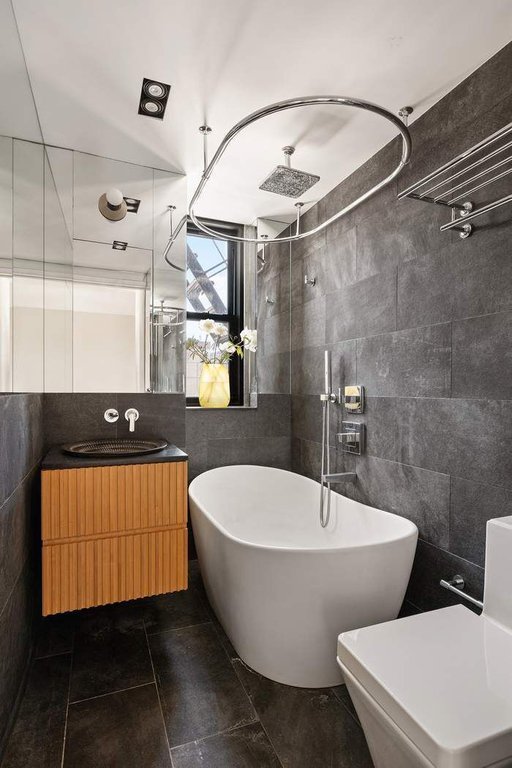 365 West 20th Street, Unit 12C photo 5