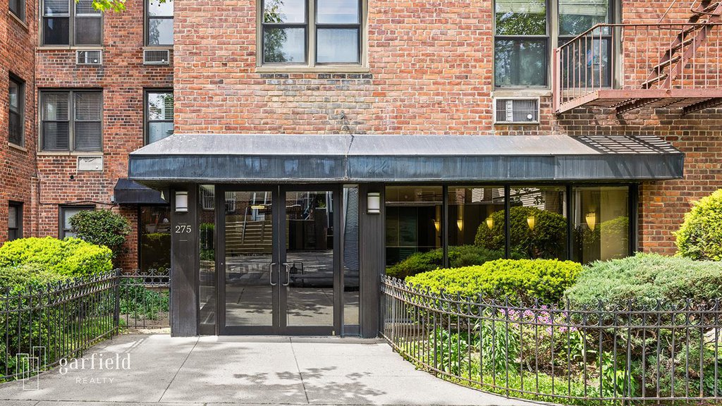 275 Webster Avenue, Unit 3F photo 11