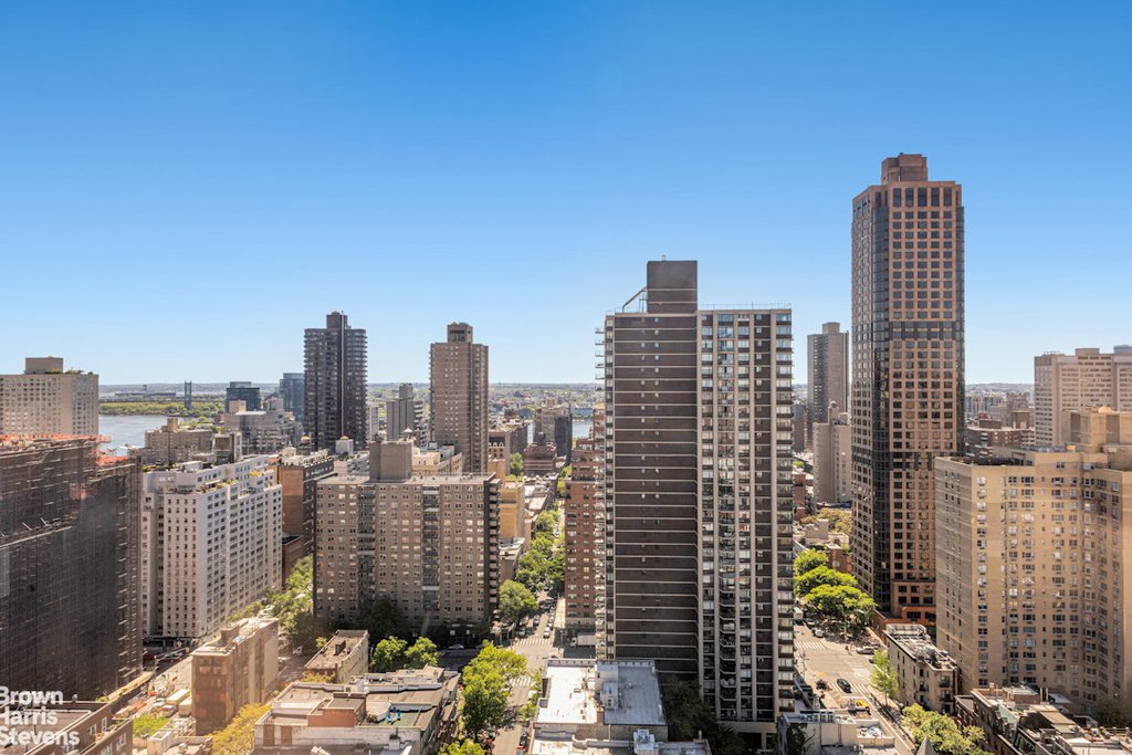 300 East 85th Street, Unit 2705 photo 5