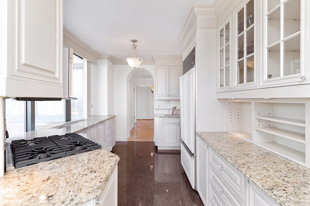 300 East 85th Street, Unit 2705 photo 8