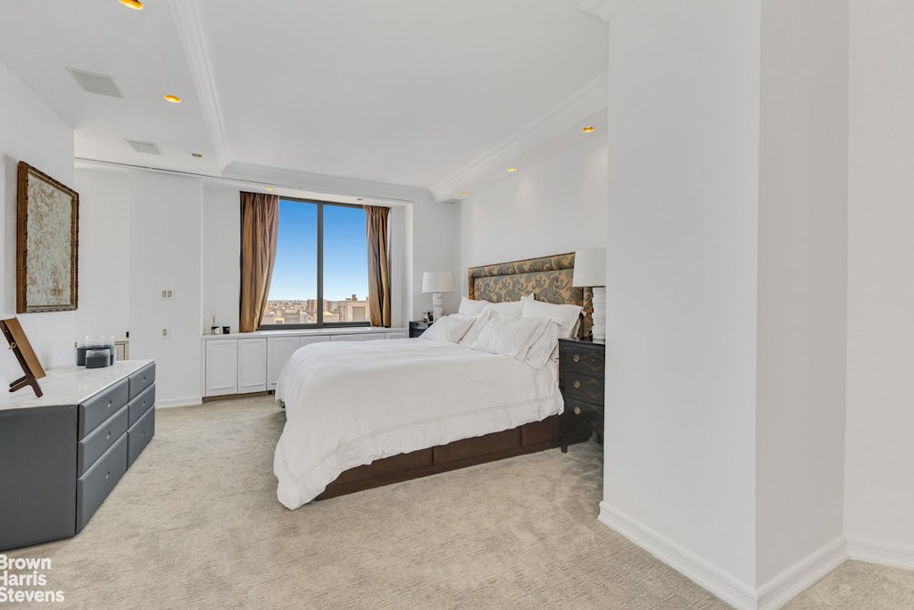 300 East 85th Street, Unit 2705 photo 9