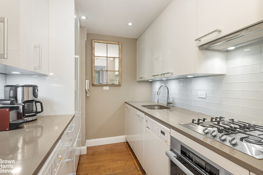 750 Park Avenue, Unit 12B photo 6
