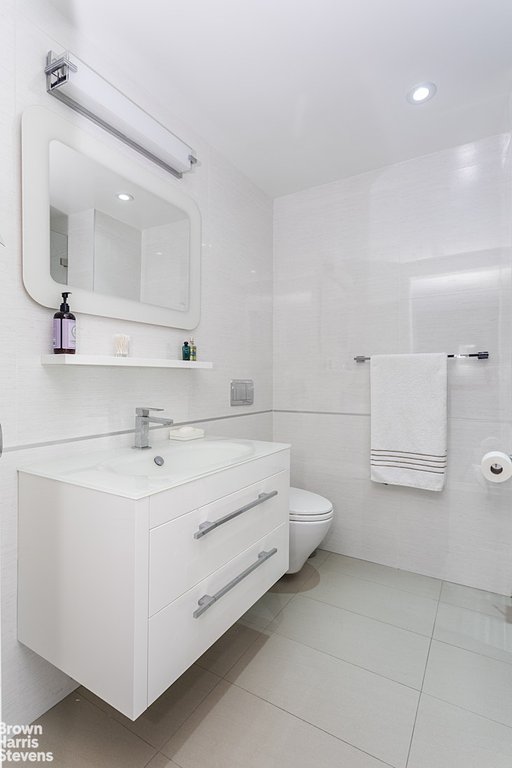 750 Park Avenue, Unit 12B photo 7
