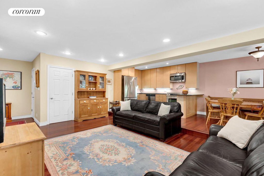 525 East 89th Street, Unit 1E photo 4