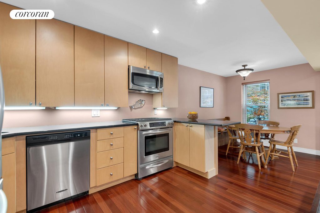 525 East 89th Street, Unit 1E photo 5