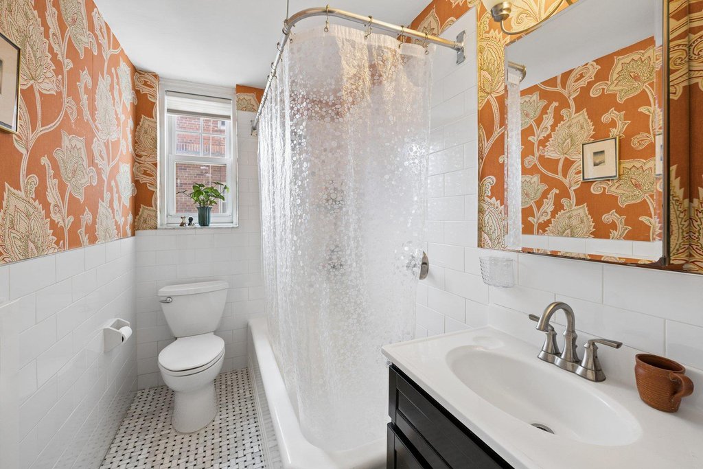 140 Cabrini Boulevard, Unit 103 photo 4