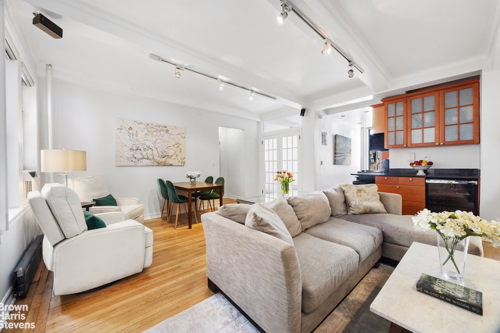 17 West 64th Street, Unit 8EF photo 2