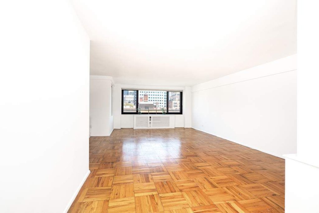 420 East 64th Street, Unit W9E photo 2