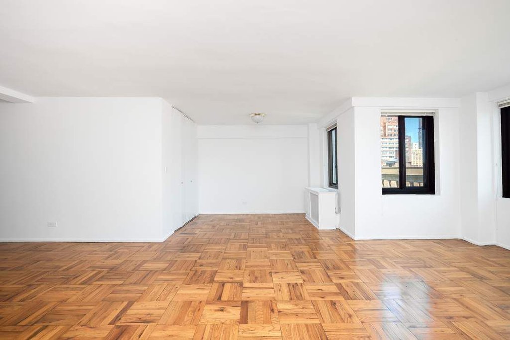 420 East 64th Street, Unit W9E photo 4