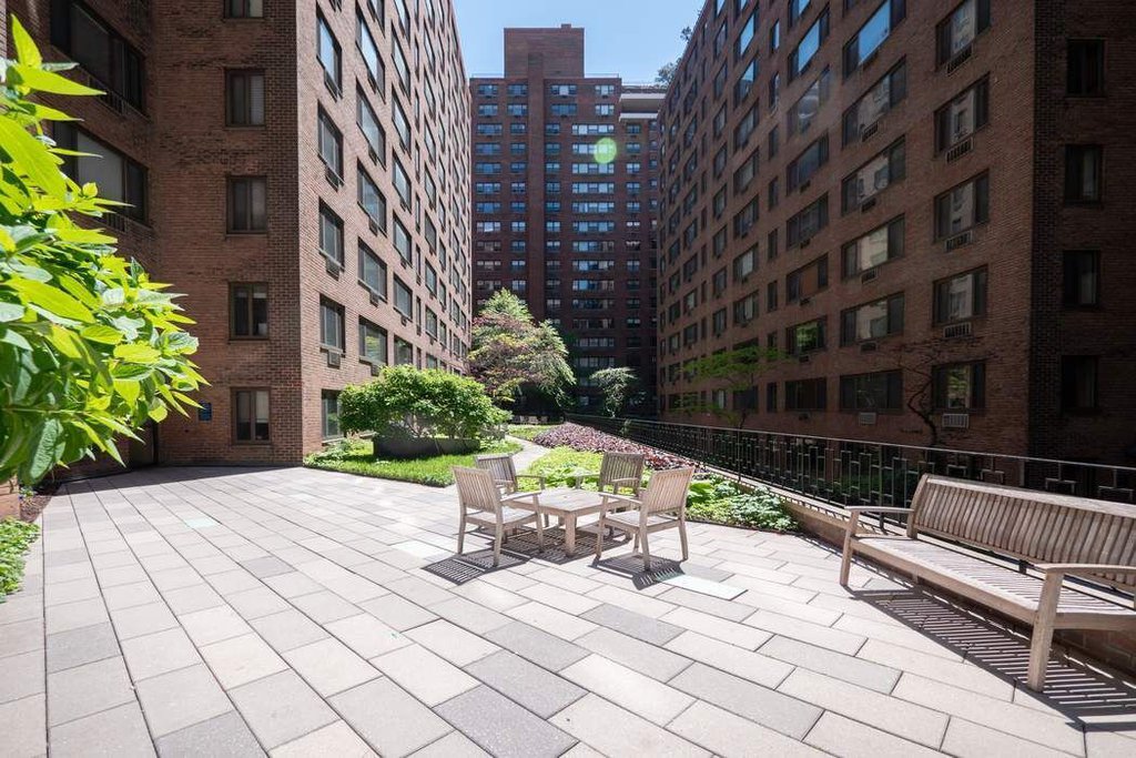 420 East 64th Street, Unit W9E photo 11