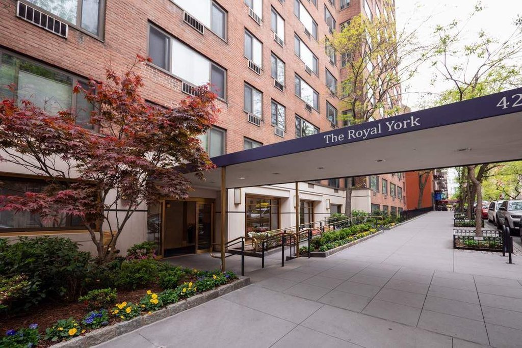420 East 64th Street, Unit W9E photo 12
