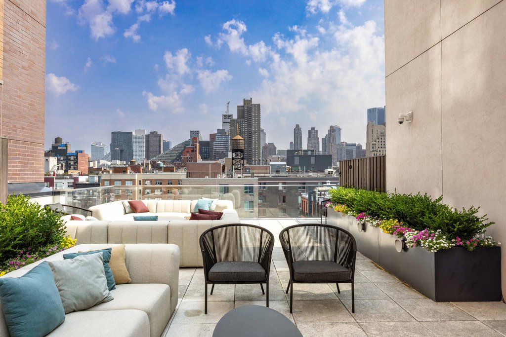 500 West 45th Street, Unit 603 photo 8