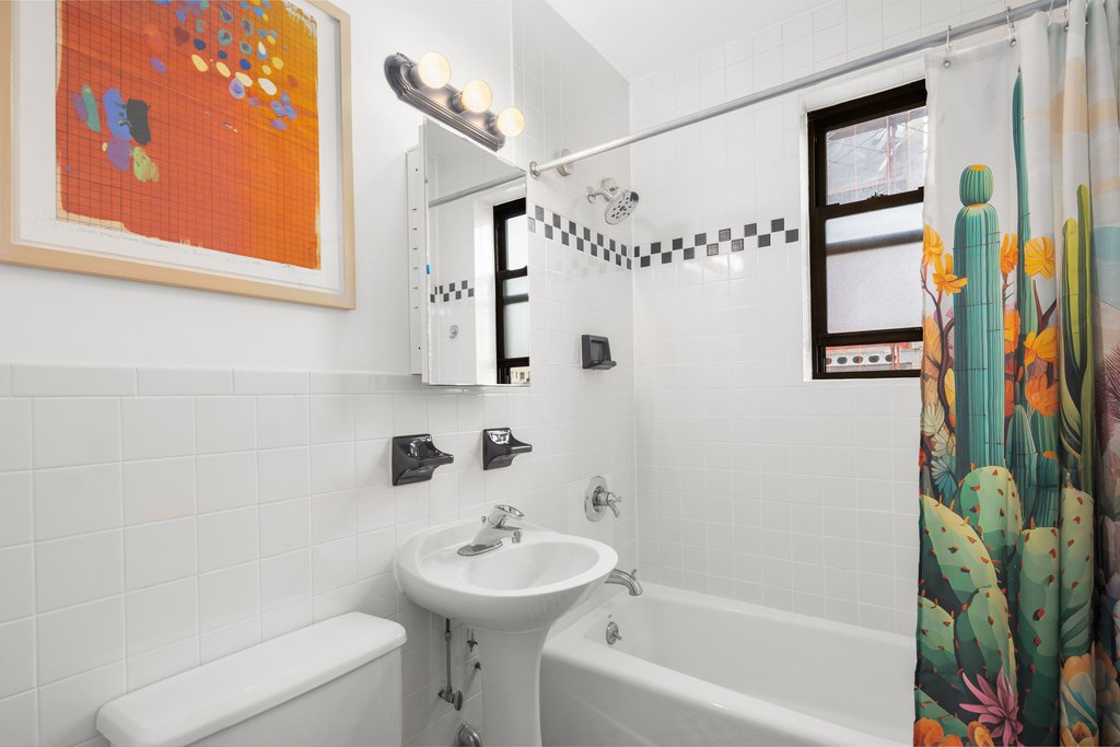 31-14 Crescent Street, Unit 2D photo 4