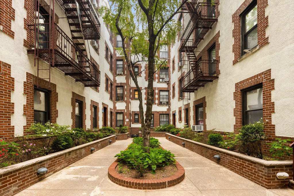 31-14 Crescent Street, Unit 2D photo 8