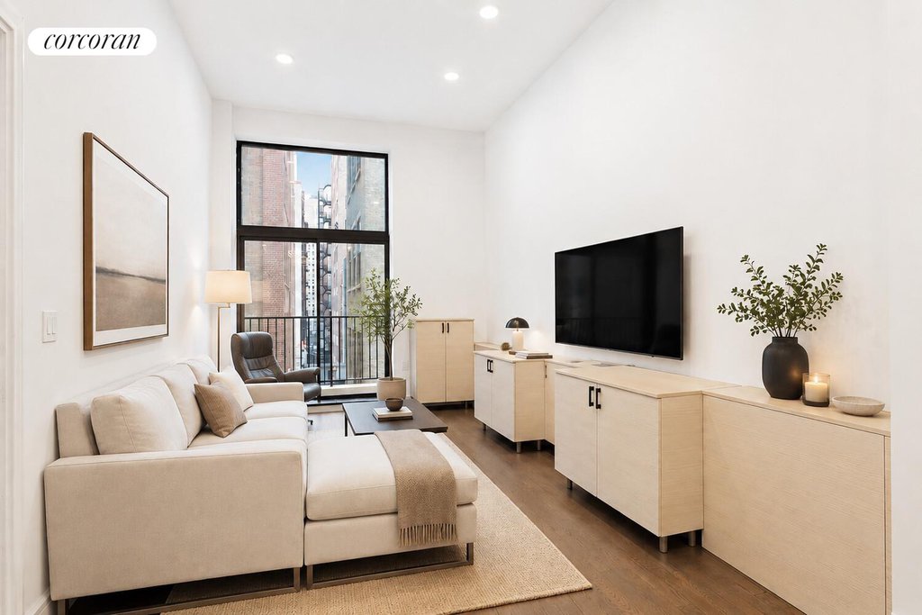 372 Fifth Avenue, Unit 4M