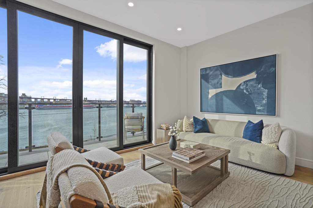 21-31 Shore Boulevard, Unit 3B