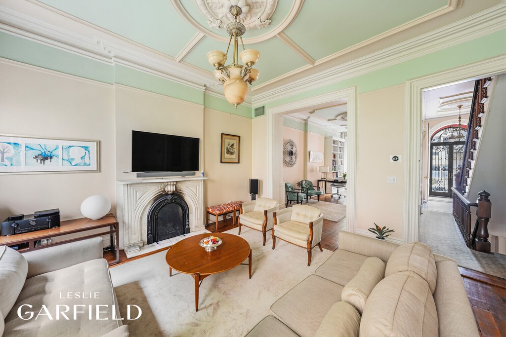 512 East 87th Street