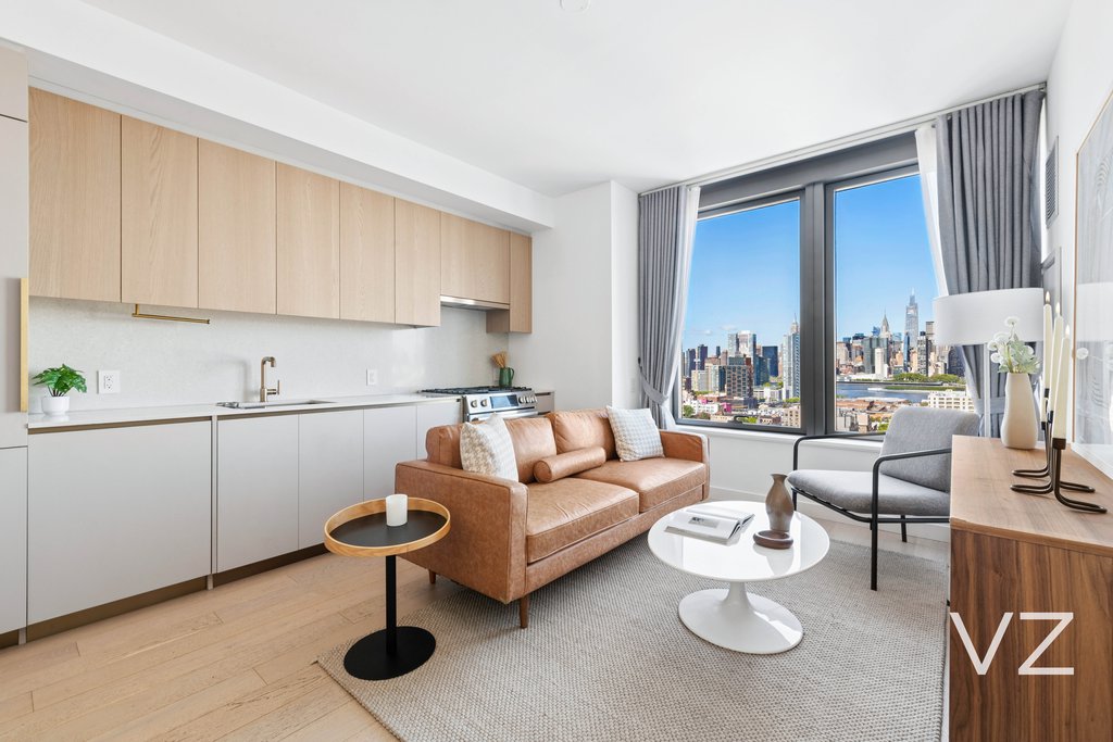 3 Court Square, Unit 2012 photo 2