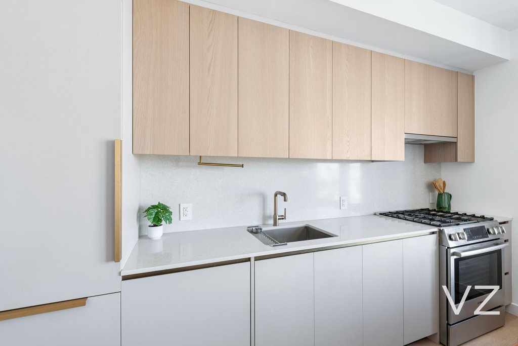3 Court Square, Unit 2012 photo 6