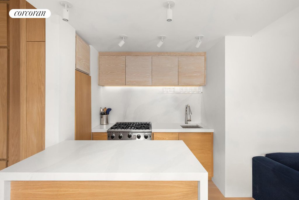 77 Bleecker Street, Unit 1011W photo 4