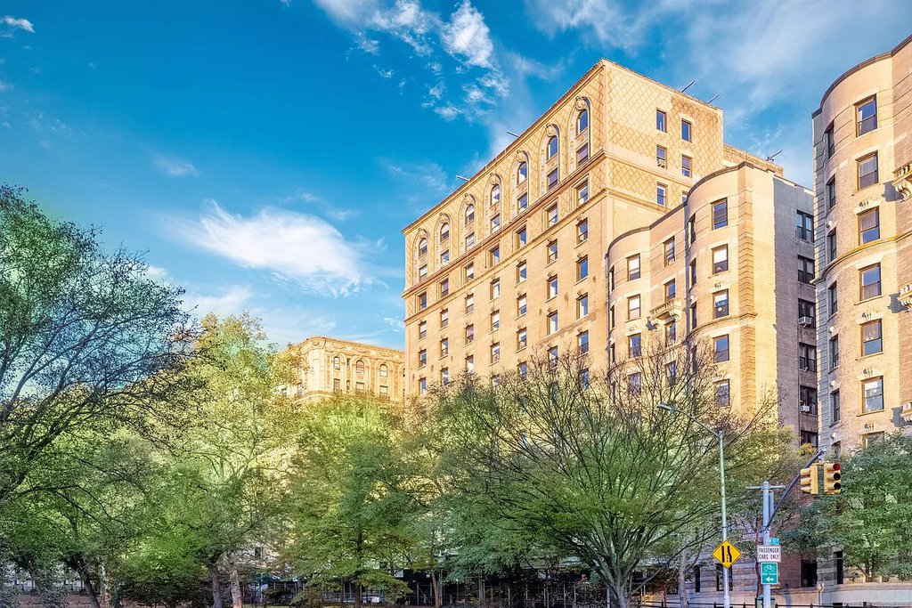 258 Riverside Drive, Unit 1CD photo 19