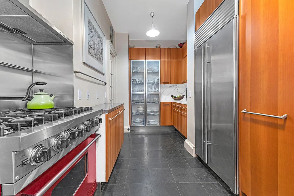 258 Riverside Drive, Unit 1CD photo 31