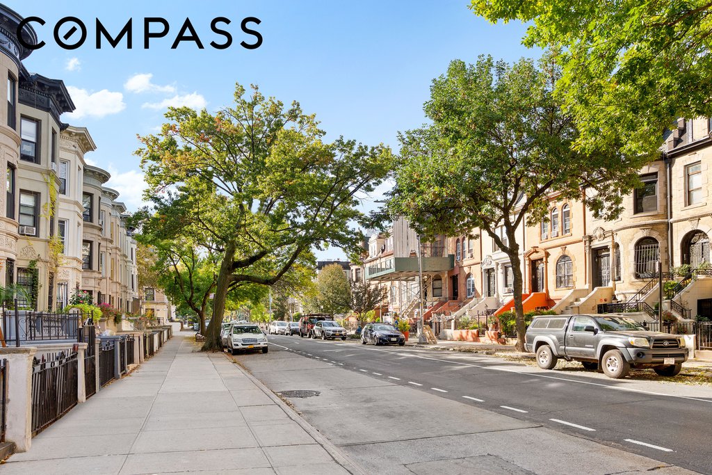 243 New York Avenue – For Sale photo 4
