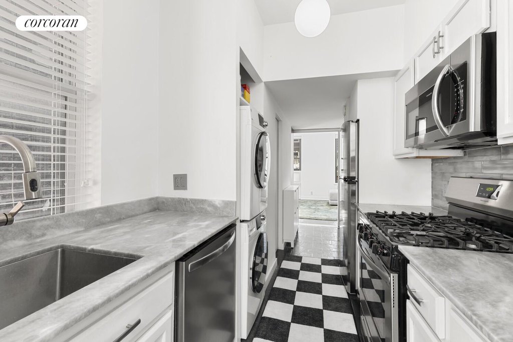 857 Ninth Avenue, Unit 5A photo 4