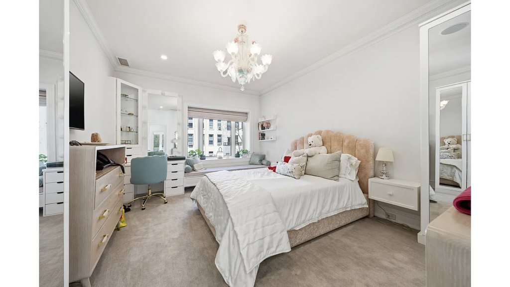67 East 82nd Street – For Sale photo 32